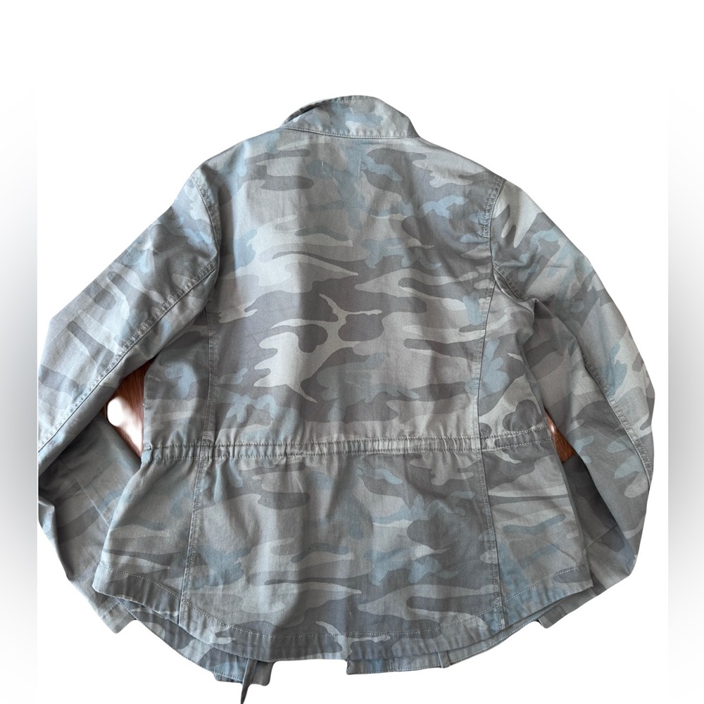 Loft Jacket - Picture 3 of 4